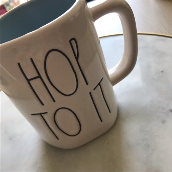 SET OF FOUR Rae Dunn Easter Mug Set - Picture 12 of 12